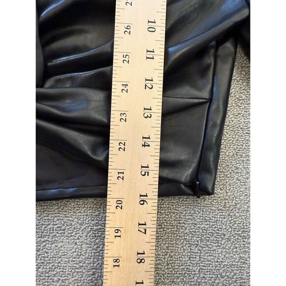 Nasty Gal Collection Womens US 6 Faux Leather Twist Front Crop Top - Picture 8 of 11